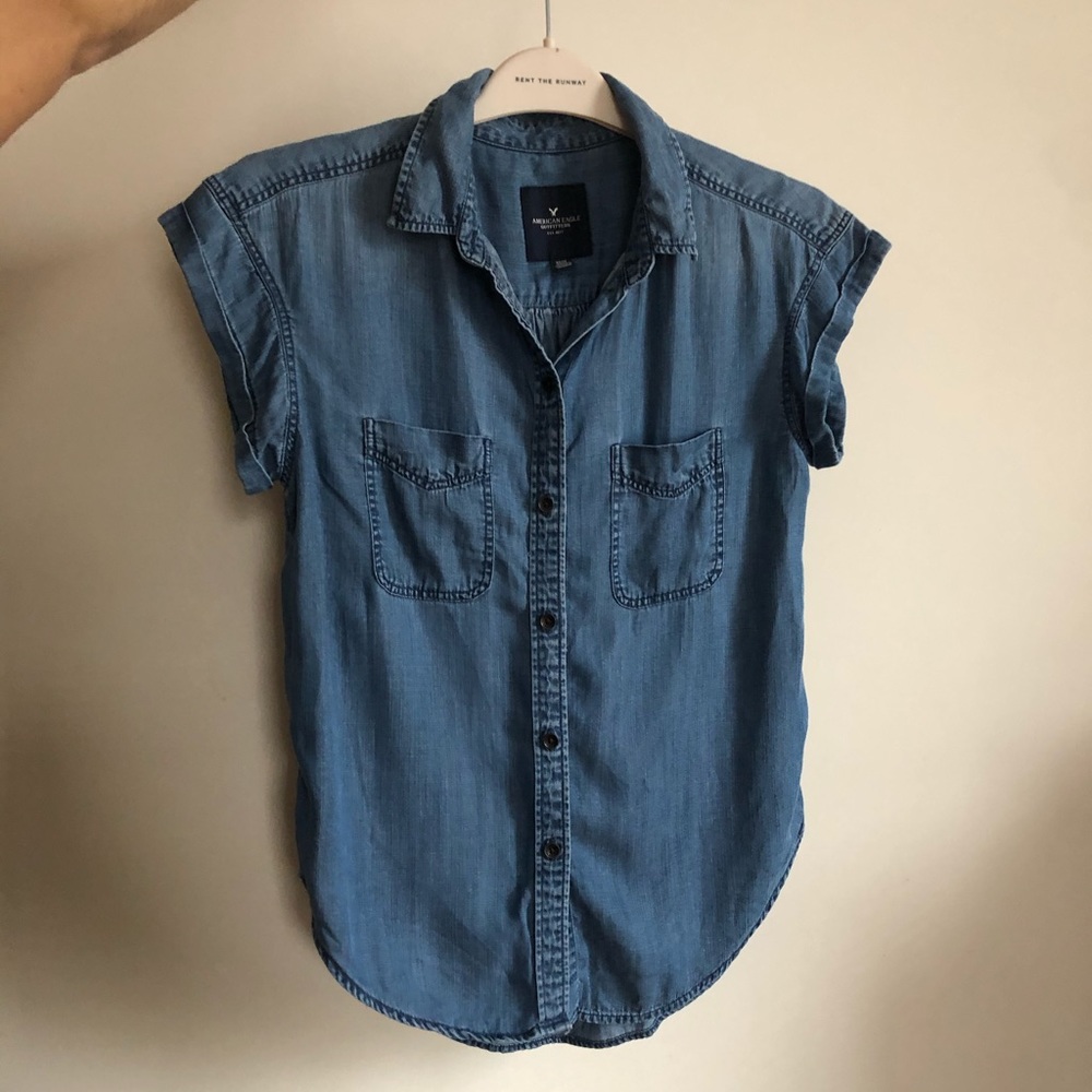American Eagle Chambray short sleeve button down